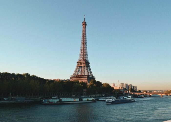 Flynest Consultant Paris Eiffel Tower Tour